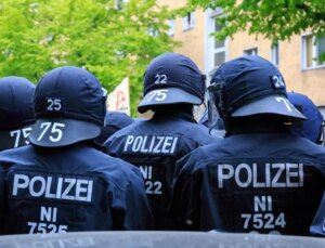 Alman polisinden Gazze’ye destek eylemine müdahale! Çok sayıda kişi gözaltında