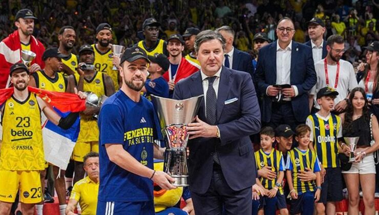 Fenerbahçe Beko imzayı açıkladı: Kaptan takımda kalıyor